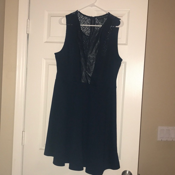Forever 21 Dresses & Skirts - Lace Navy Blue Midi Dress